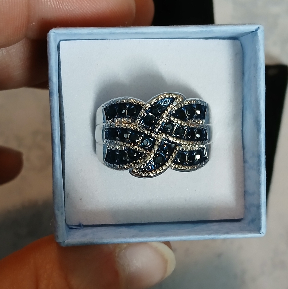Elegant Silver and Blue Women's Ring